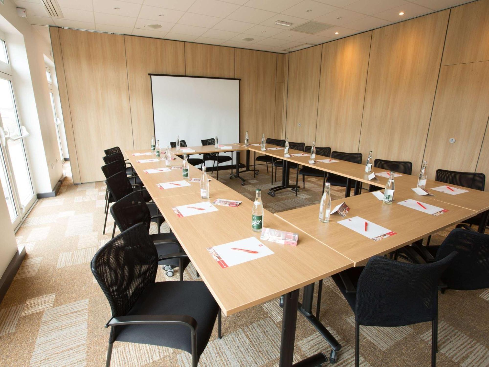 Ibis Cherbourg La Glacerie Экстерьер фото